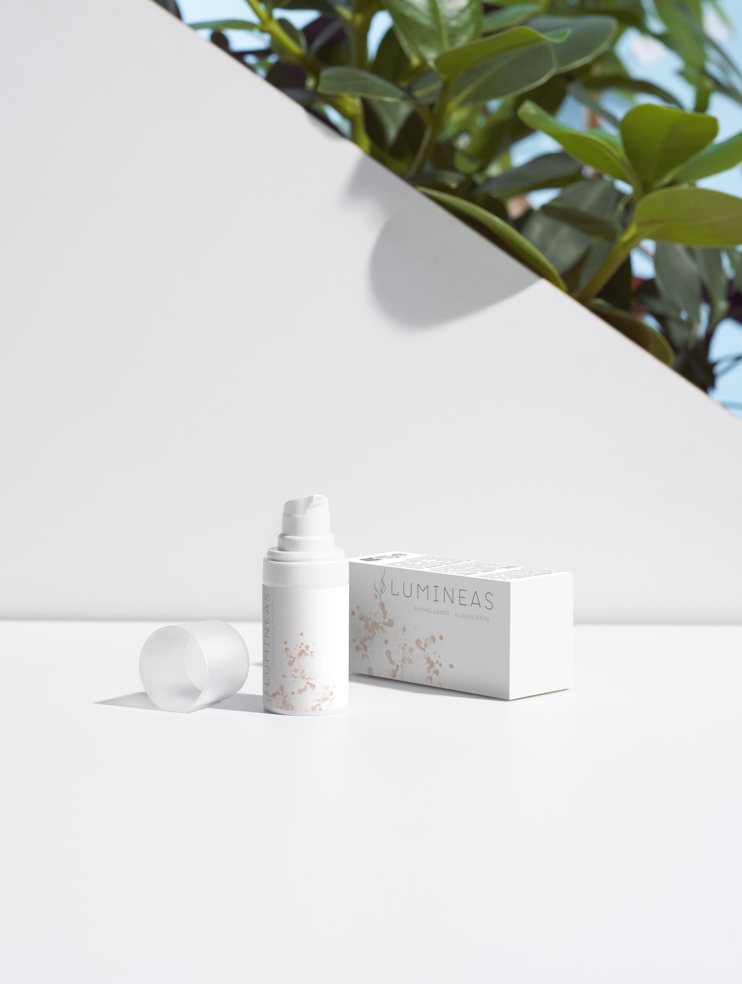 Aufhellende Augencreme